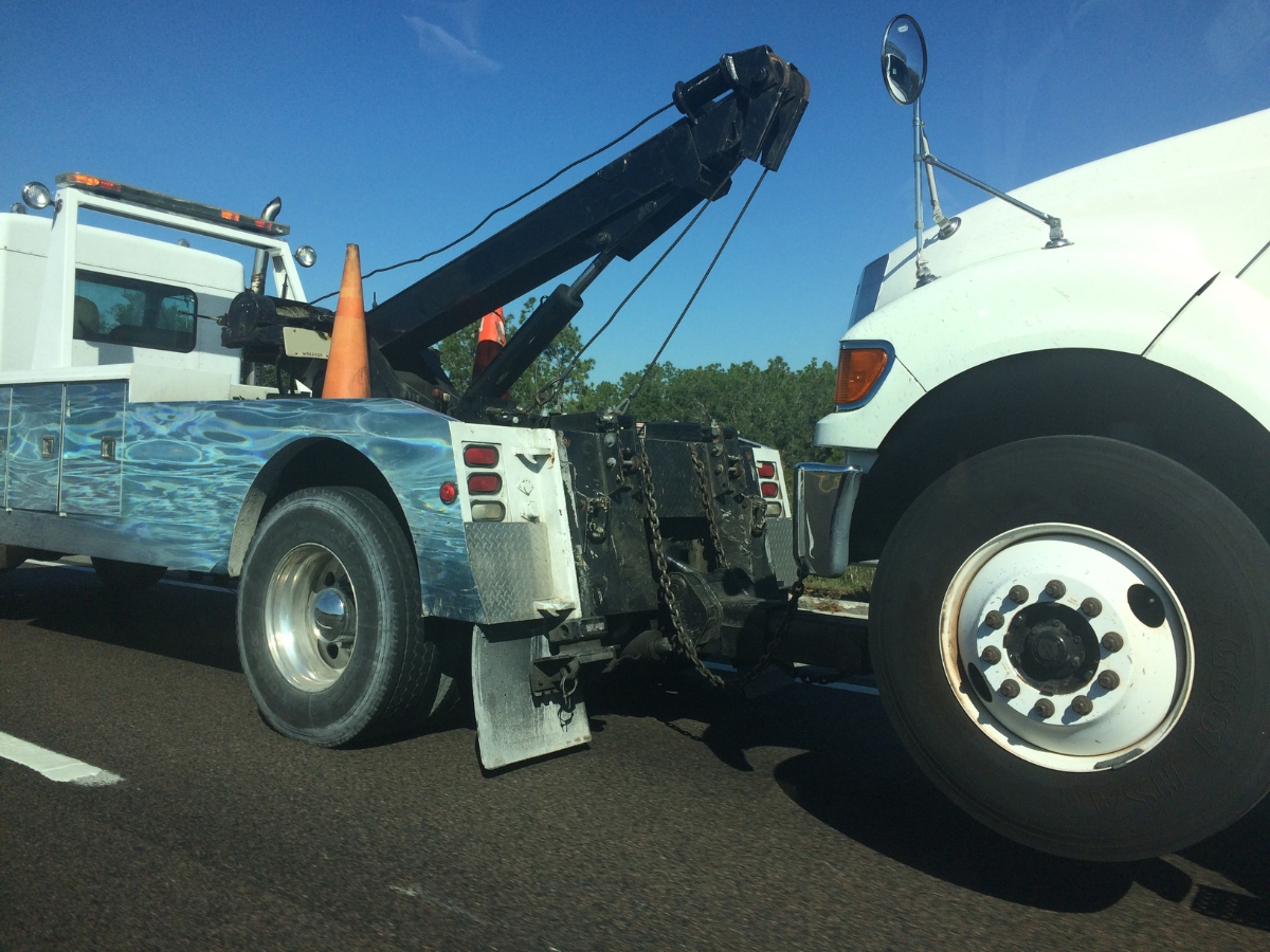 Milwaukee-Tow-Truck-Pros-17.jpg
